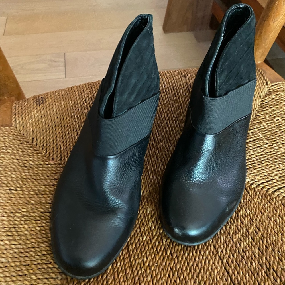 Super cute aertex wedge ankle boots. Comfy with great arch support.
